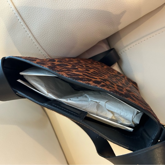 Madewell The Essential Mini Bucket Tote - Picture 3 of 7